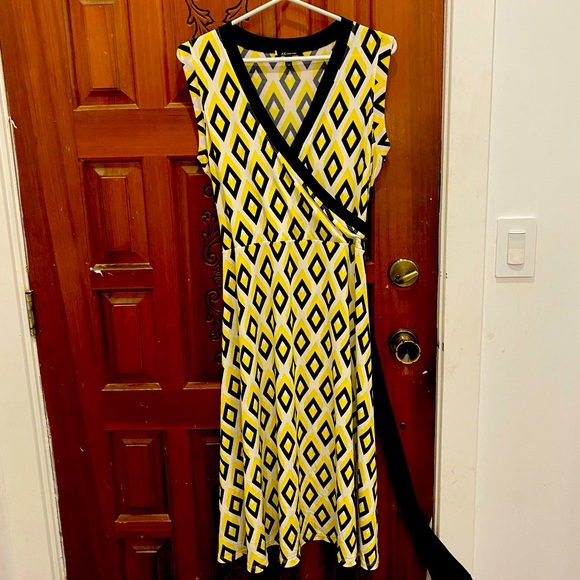 Anne Klein Wrap style Dress size L - Picture 1 of 4